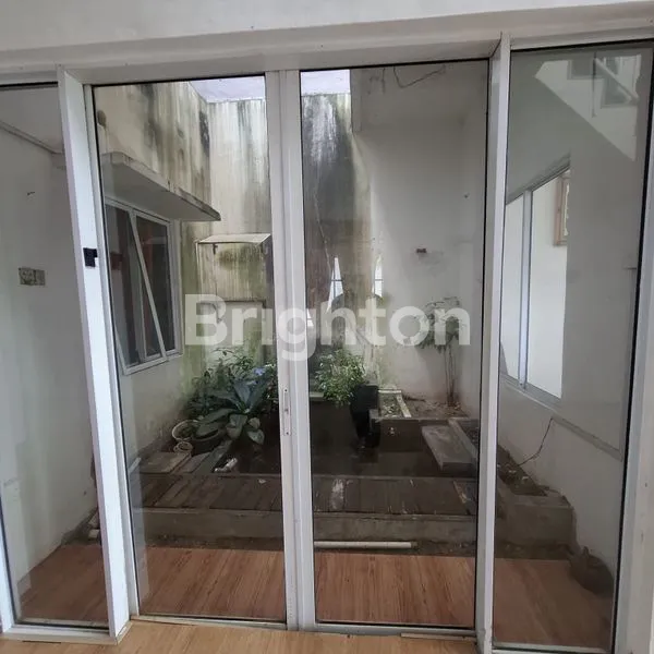 image RUMAH CANTIK DAN TANAH LUAS DI PERUMAHAN VILA SUGIRAYA BATAM KOTA (4)