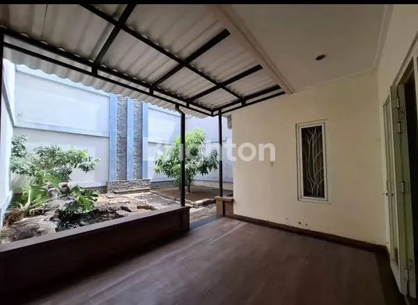 image RUMAH MINIMALIS 2 LANTAI KUTISARI INDAH UTARA SURABAYA (5)