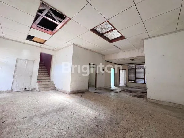 image BANGUNAN TUA HITUNG TANAH DI JALAN POROS YOGYAKARTA (5)