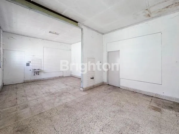 image BANGUNAN TUA HITUNG TANAH DI JALAN POROS YOGYAKARTA (7)