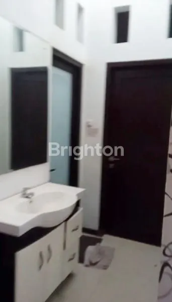image RUMAH 2 LANTAI, FULL FURNISHED, SIAP HUNI, MODERN, LOKASI STRATEGIS, SULFAT, MALANG KOTA, JAWA TIMUR (6)