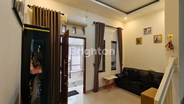 image RUMAH TERAWAT RAPI 3 LANTAI TANJUNG DUREN (4)