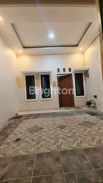 image RUMAH TERAWAT RAPI 3 LANTAI TANJUNG DUREN (2)