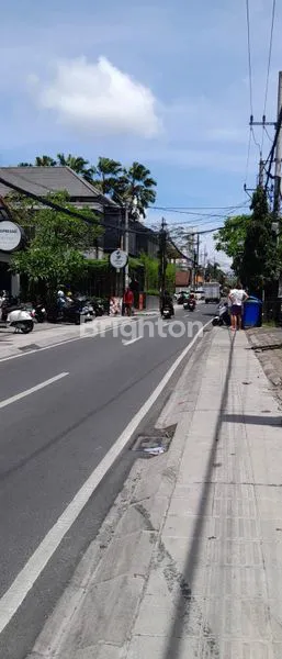 image DISEWAKAN RUKO 2 LANTAI SIAP PAKAI LOKASI STRATEGIS KAWASAN WISATA POPULER PANTAI BRAWA (3)