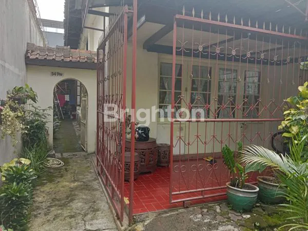 image RUMAH LAMA MASIH LAYAK HUNI, COCOK UNTUK KANTOR, TEMPAT USAHA STRATEGIS DI JLN JEND. GATOT SUBROTO BANDUNG (3)