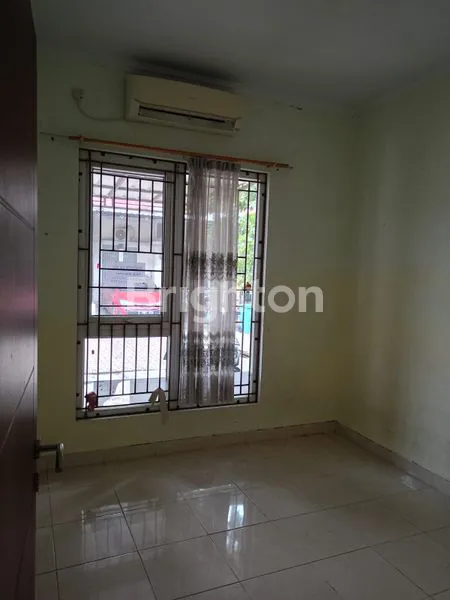image RUMAH HOOK DI GRIA GARUDA, LT 72M² HARGA NEGO (2)
