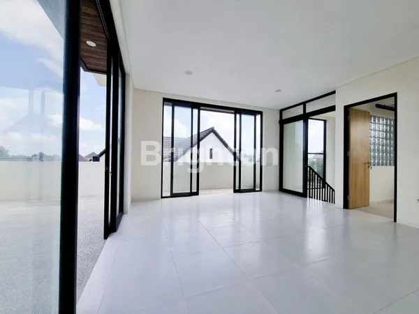 image RUMAH MODERN 3 LANTAI DI DALUNG – DEKAT CANGGU (5)