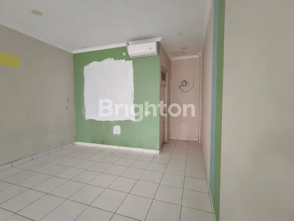 image RUKO PINGGIR JALAN AREA SEMINYAK LOKASI SANGAT STRATEGIS UNTUK BISNIS (5)