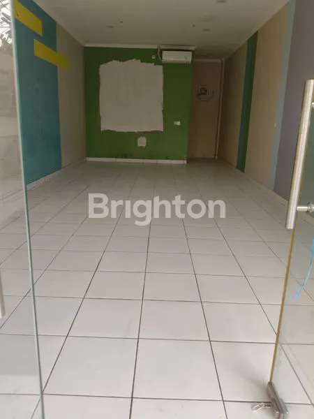 image RUKO PINGGIR JALAN AREA SEMINYAK LOKASI SANGAT STRATEGIS UNTUK BISNIS (3)