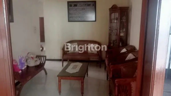 image RUMAH LUAS 200M² DI RUNGKUT, HARGA MURAH (2)