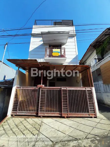 image RUMAH 3 LANTAI JATIPADANG (1)