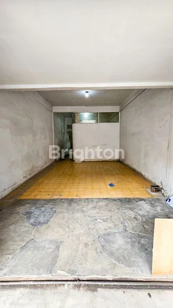 image DISEWAKAN RUMAH 2 TINGKAT - SIAP HUNI - INTI KOTA DENGAN LOKASI STRATEGIS - DAERAH JL BRIGJEN KATAMSO , SUKARAJA , MEDAN MAIMUN (3)