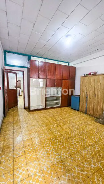 image DISEWAKAN RUMAH 2 TINGKAT - SIAP HUNI - INTI KOTA DENGAN LOKASI STRATEGIS - DAERAH JL BRIGJEN KATAMSO , SUKARAJA , MEDAN MAIMUN (7)