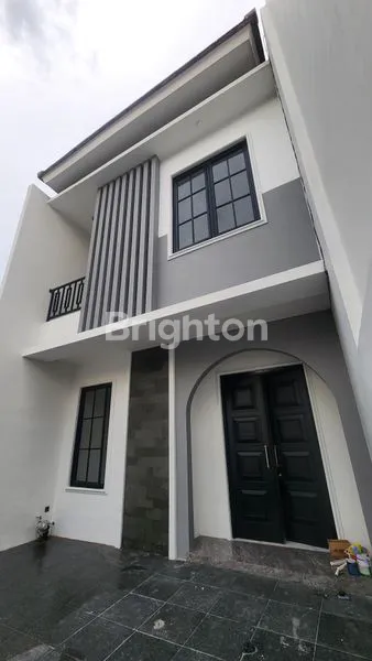 image RUMAH MEWAH 2 LANTAI DI GALAXY BUMI PERMAI, SURABAYA TIMUR (1)