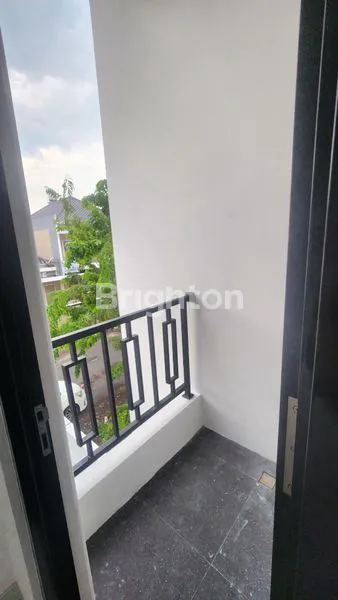 image RUMAH MEWAH 2 LANTAI DI GALAXY BUMI PERMAI, SURABAYA TIMUR (6)