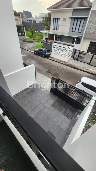 image RUMAH MEWAH 2 LANTAI DI GALAXY BUMI PERMAI, SURABAYA TIMUR (8)
