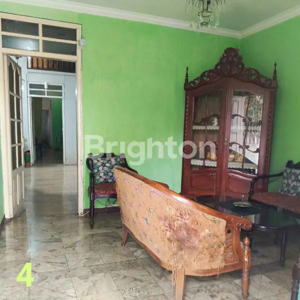 image RUMAH SEDERHANA SIAP HUNI DENGAN LOKASI STRATEGIS DI SAYAP TURANGGA BANDUNG. SANGAT COCOK SEBAGAI RUMAH TINGGAL ATAUPUN RUMAH KOST. (8)