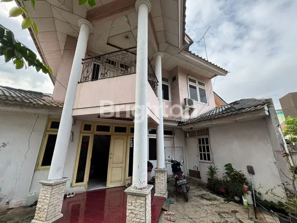 image RUMAH HOOK EKSKLUSIF, 4+1 KT, LOKASI PREMIUM BEKASI (3)