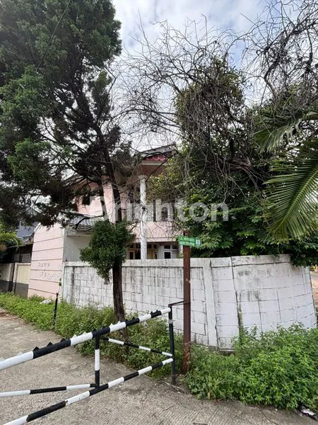 image RUMAH HOOK EKSKLUSIF, 4+1 KT, LOKASI PREMIUM BEKASI (4)