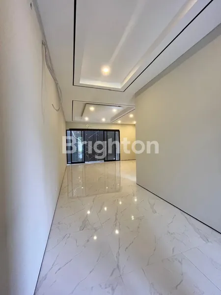 image RUMAH 2 LANTAI BARU GRESS CIPUTRA HOSPITAL UNIVERSITAS CIPUTRA  CITA HATI HOKKY PAKUWON MALL UNESA G-WALK RAYA LONTAR HR MUHAMMAD MAYJEND SUNGKONO (2)