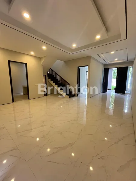 image RUMAH 2 LANTAI BARU GRESS CIPUTRA HOSPITAL UNIVERSITAS CIPUTRA  CITA HATI HOKKY PAKUWON MALL UNESA G-WALK RAYA LONTAR HR MUHAMMAD MAYJEND SUNGKONO (3)