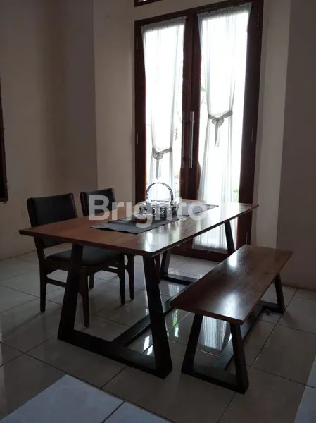 image RUMAH 3 LANTAI SHM DI CIGADUNG, 5 KT 3 KM (3)