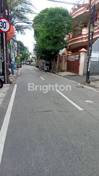 image RUKO STRATEGIS JALAN UTAMA PADEMANGAN JAKUT.COCOK UNTUK USAHA & BISNIS. (3)