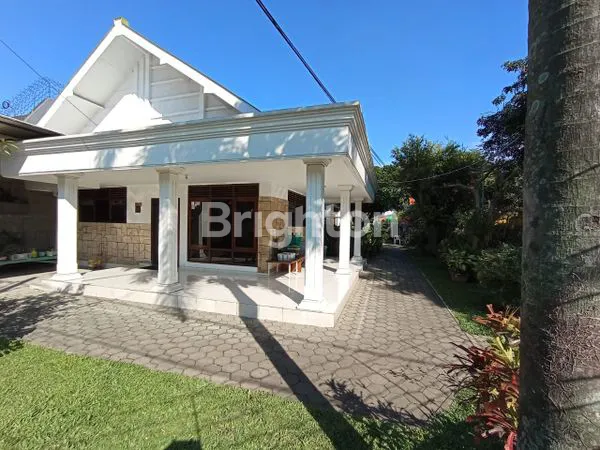 image RUMAH KLASIK MEWAH 5 KT DI TENGAH KOTA( IJEN ) MALANG (1)