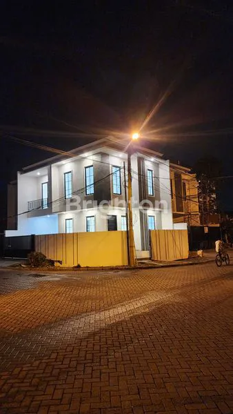 image RUMAH MEWAH DI GALAXY BUMI PERMAI, LT 102M², HARGA 2,6M (1)