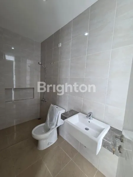 image RUMAH 2 LANTAI SIAP HUNI DI PERUMAHAN CITRAGRAND SEMARANG (3)