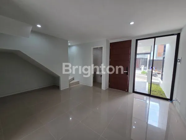 image RUMAH 2 LANTAI SIAP HUNI DI PERUMAHAN CITRAGRAND SEMARANG (2)