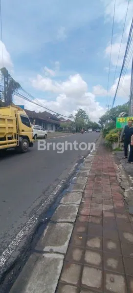 image BANGUNAN 3 LANTAI SEMI FINISHING LOKASI PREMIUM MAS UBUD (2)