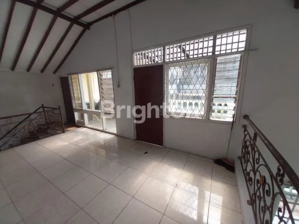 image RUMAH POSISI HOEK 2 LANTAI SIAP HUNI DAERAH KOJA-JAKARTA UTARA (5)