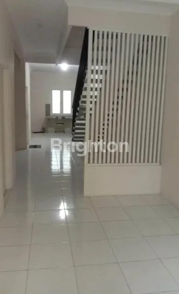 image RUMAH 2 LANTAI 5KT DI CIRENDEU, LT 165M² (2)