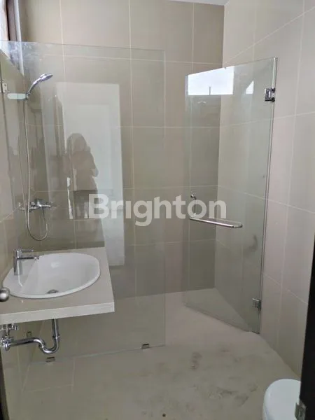 image RUMAH MEWAH FURNISHED, LOKASI STRATEGIS CENTRAL PARK SURABAYA (5)