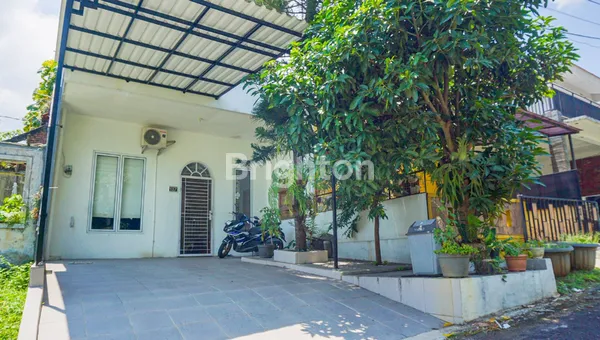 image DIJUAL RUMAH 3 LANTAI + ROOFTOP – SENTUL CITY  SEMI FURNISHED • AKSES 2 ARAH • SHM ON HAND (2)