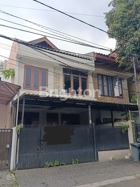 image RUMAH  DIJUAL DI PONDOK INDAH, JAKARTA SELATAN LT / LB : 120 / 250 M2 (1)