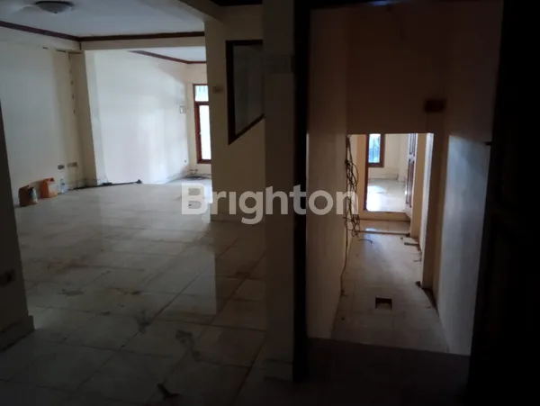 image RUMAH  DIJUAL DI PONDOK INDAH, JAKARTA SELATAN LT / LB : 120 / 250 M2 (3)