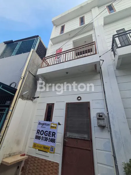 image *DISEWAKAN RUMAH 3LANTAI  UK 3,3 X 7,5 DALAM GANG DI PEJAGALAN, JAKARTA UTARA.*\N(KODE RMRG2882) (6)