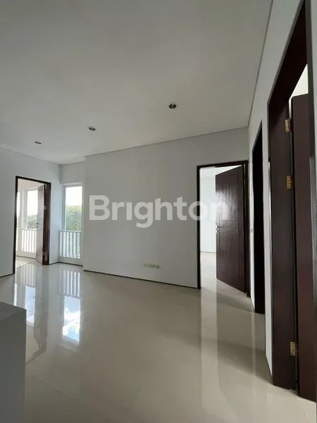 image DISEWAKAN RUMAH DENGAN 5 KSMAR TIDUR DI JIMBARAN/ FOR RENT 5 BED ROOMS IN JIMBARAN (3)