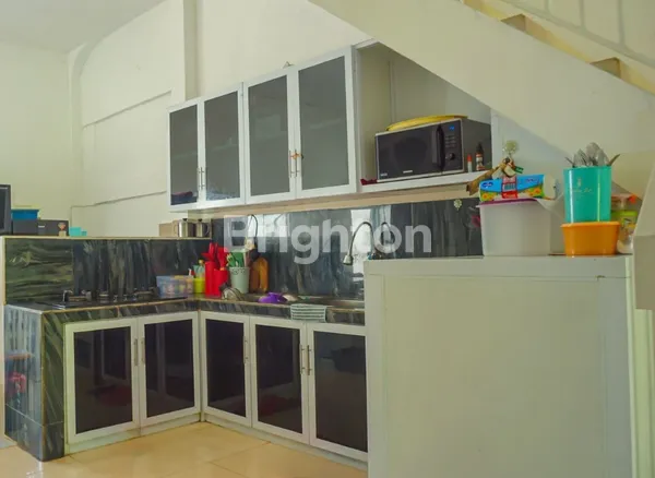 image DIJUAL RUMAH 3 LANTAI + ROOFTOP – SENTUL CITY  SEMI FURNISHED • AKSES 2 ARAH • SHM ON HAND (6)