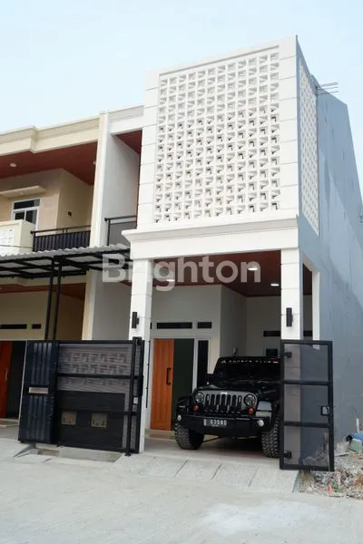 RUMAH 2 LANTAI, 3 KT DI DURI KOSAMBI