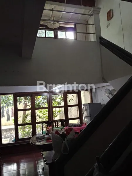 image RUMAH 2 LANTAI, 4 KT, 2 KM DI GAYUNGSARI (1)