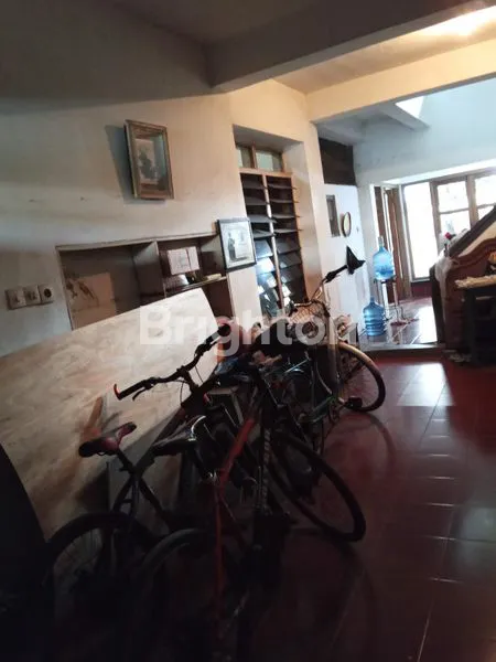 image RUMAH 2 LANTAI, 4 KT, 2 KM DI GAYUNGSARI (3)