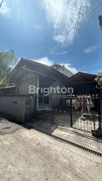 image RUMAH STRATEGIS SIAP HUNI COCOK UNTUK INVESTASI LOKASI DENPASAR (1)