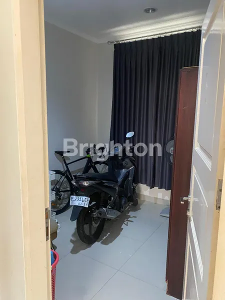image DISEWAKAN RUMAH SEMI FURNISHED 3+1 KT DI CLUSTER MICHELIA GADING SERPONG – 70 JUTA/TAHUN (3)
