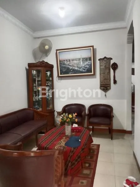 image DIJUAL RUMAH NYAMAN DAN STRATEGIS DI DEPOK II TENGAH (6)