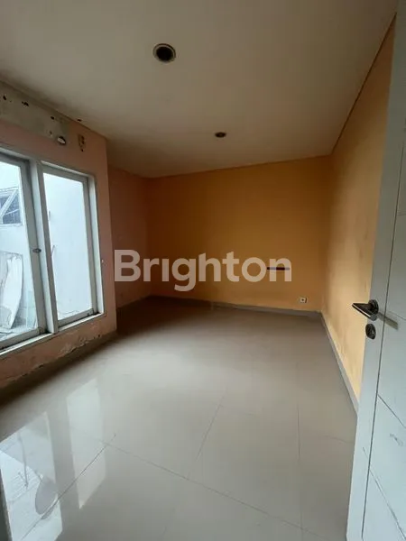 image DISEWAKAN RUMAH CLUSTER DENGAN KEAMANAN MAKSIMAL DIKAWASAN PERUMAHAN ELIT PESANGGARAN (6)