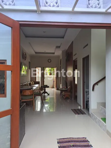 image RUMAH ASRI DAN NYAMAN 2 LANTAI DI LOKASI STRATEGIS 50 M DARI JALAN BYPASS NGURAH RAI DENPASAR BALI (2)