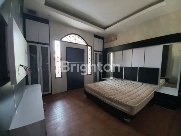 image RUMAH 3LANTAI LOKASI PREMIUM JELAMBAR GROGOL PETAMBURAN JAKARTA BARAT  (4)